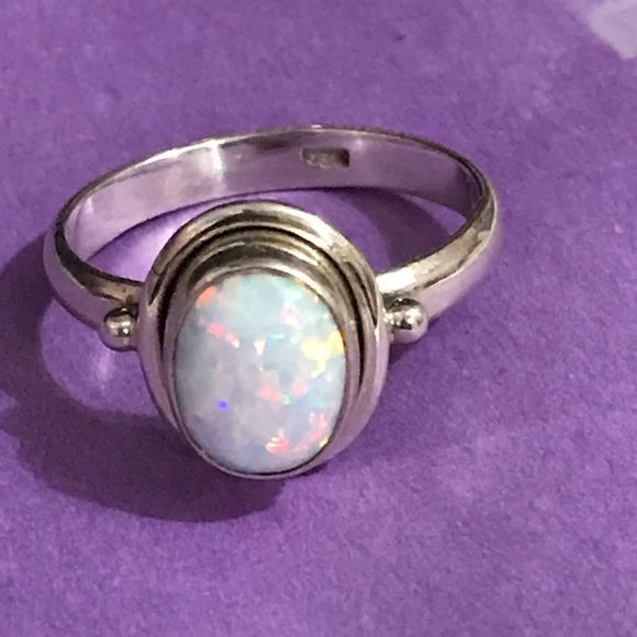 White fire opal sterling silver ring - Picture 3 of 7